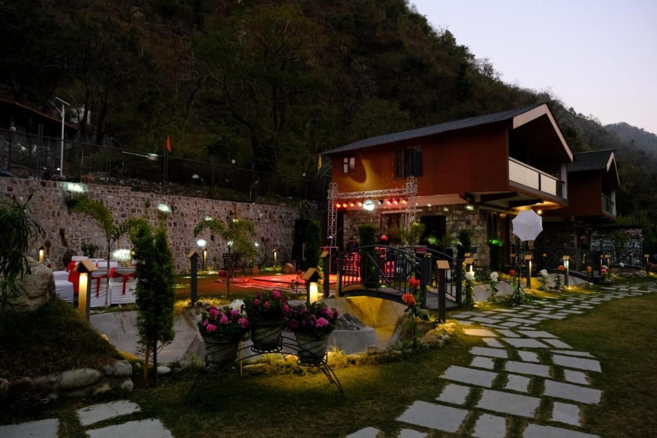 Granny'S Den Resort Rājpur エクステリア 写真