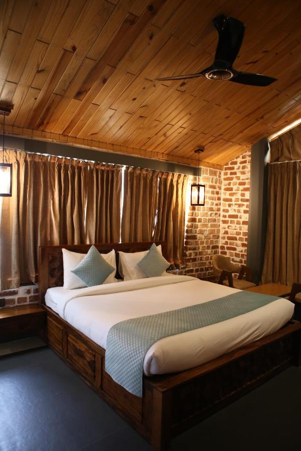 Granny'S Den Resort Rājpur エクステリア 写真