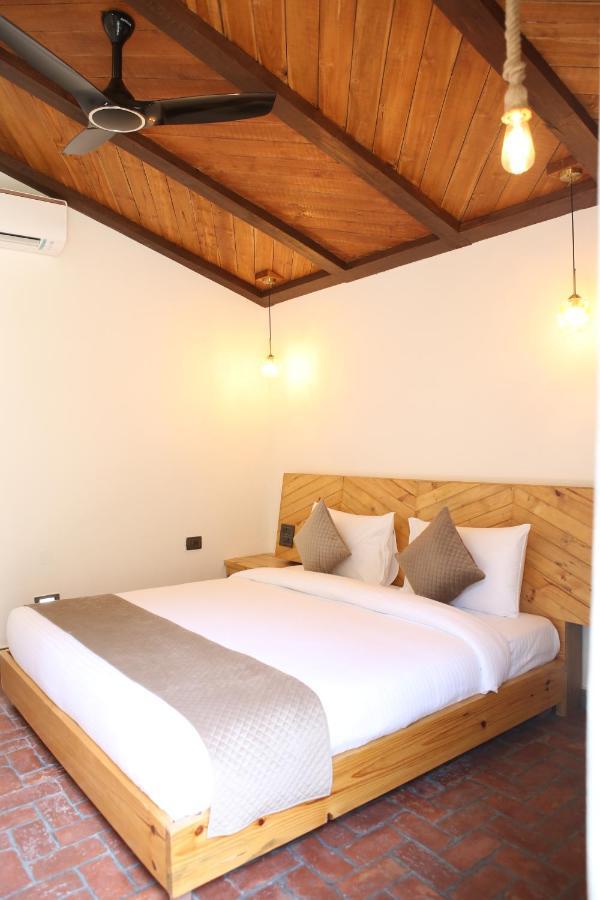 Granny'S Den Resort Rājpur エクステリア 写真