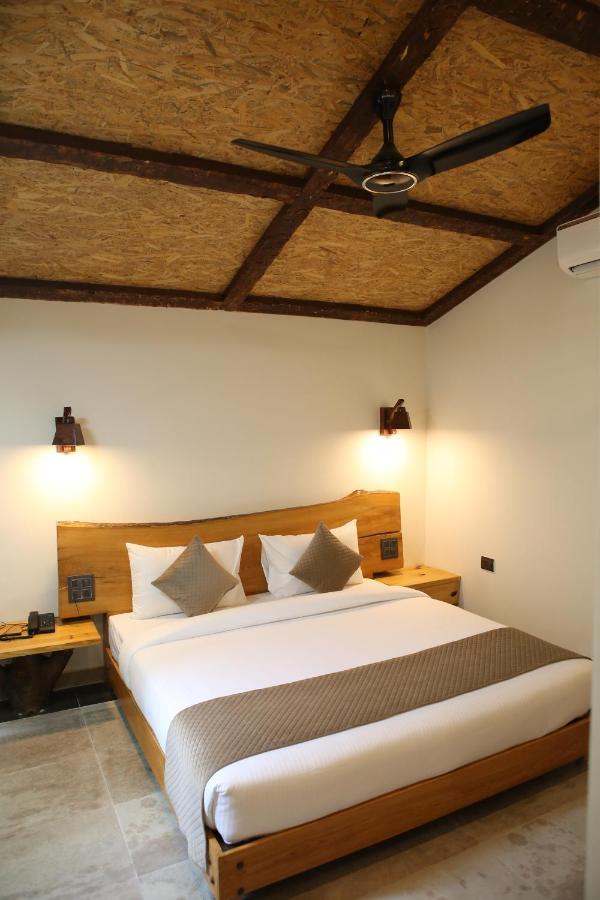 Granny'S Den Resort Rājpur エクステリア 写真
